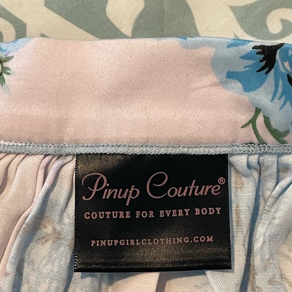 SOLD Pinup Girl Clothing Blue Roses Jenny Skirt 3X - Picture 3 of 3